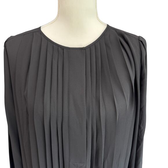 BANANA REPUBLIC Pleated Georgette Blouse Womans Size M Black NWT - Picture 7 of 10